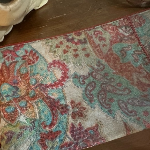 HOBO - Floral Multicolor Wristlet - Picture 2 of 4